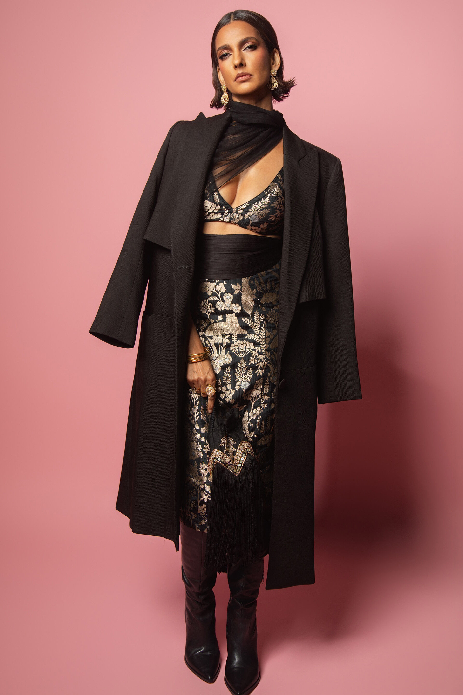 Masara Handwoven Benarasi Silk Draped Dupatta Set &ndash; Black